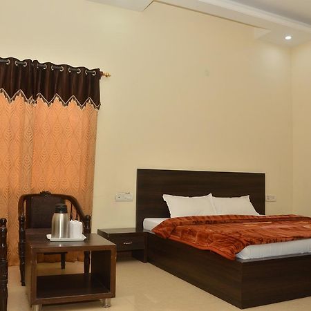 Hotel Milan Palace Amritsar Exterior photo