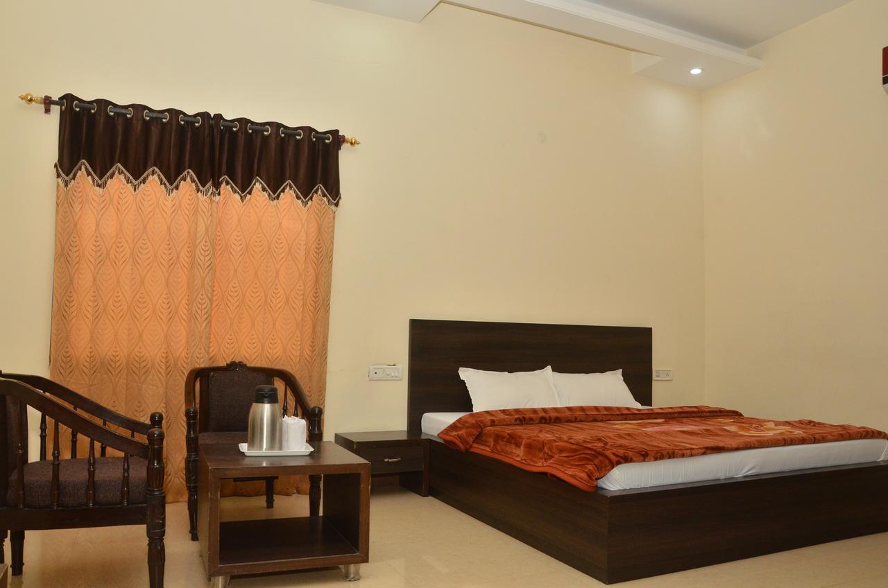 Hotel Milan Palace Amritsar Exterior photo