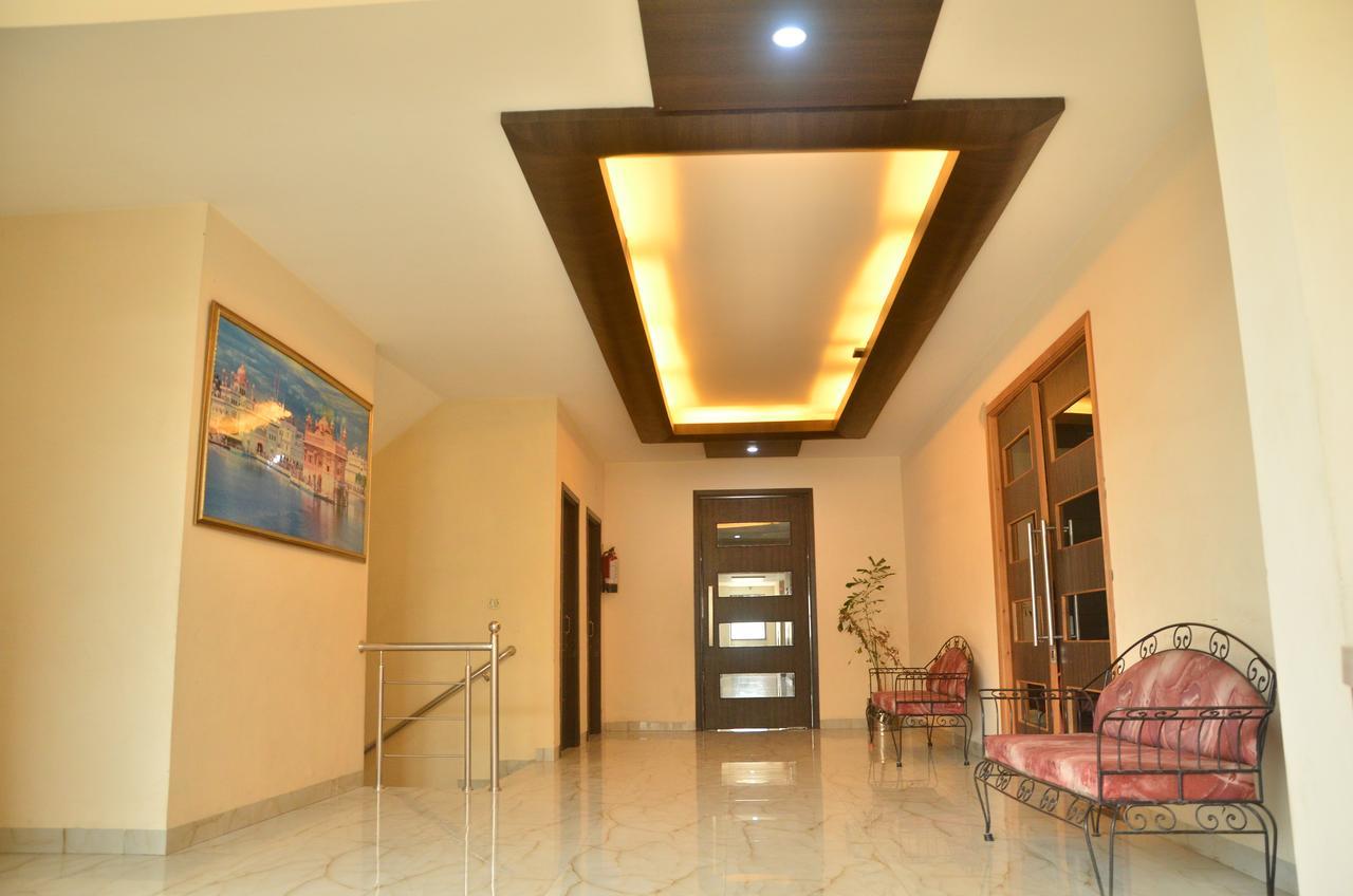 Hotel Milan Palace Amritsar Exterior photo
