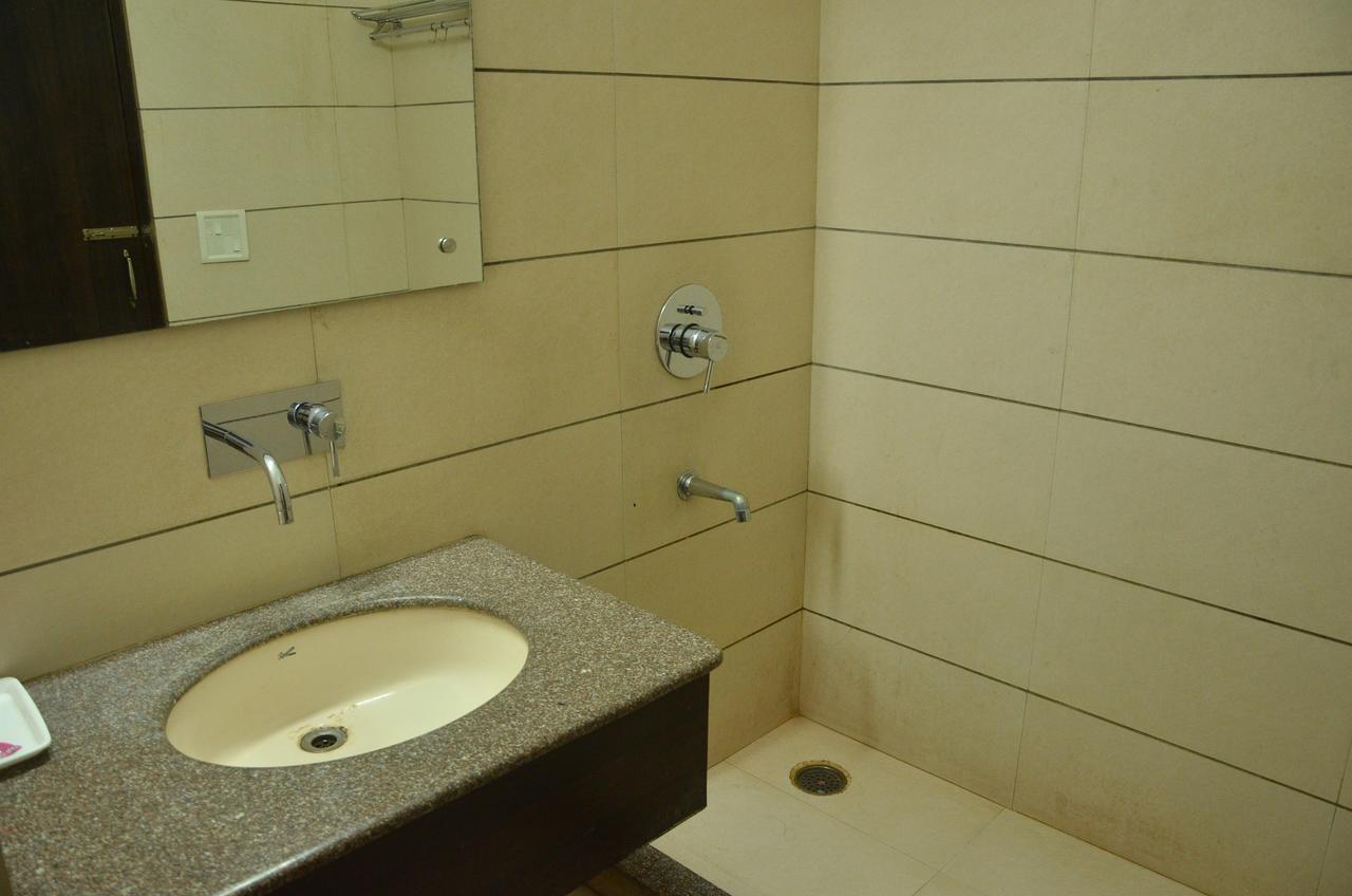 Hotel Milan Palace Amritsar Exterior photo